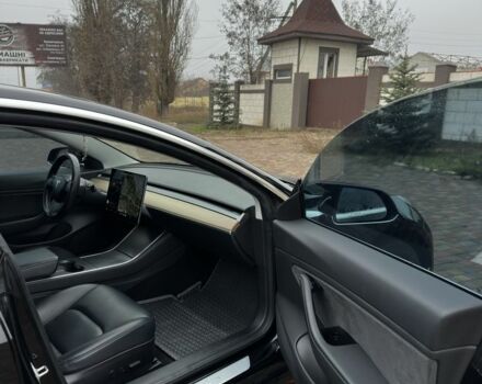 Чорний Тесла Модель 3, об'ємом двигуна 0 л та пробігом 137 тис. км за 13200 $, фото 7 на Automoto.ua