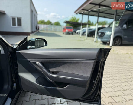 Черный Тесла Модель 3, объемом двигателя 0 л и пробегом 135 тыс. км за 15900 $, фото 23 на Automoto.ua