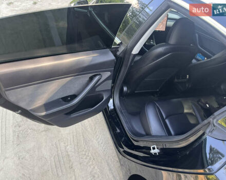 Чорний Тесла Модель 3, об'ємом двигуна 0 л та пробігом 157 тис. км за 18500 $, фото 10 на Automoto.ua