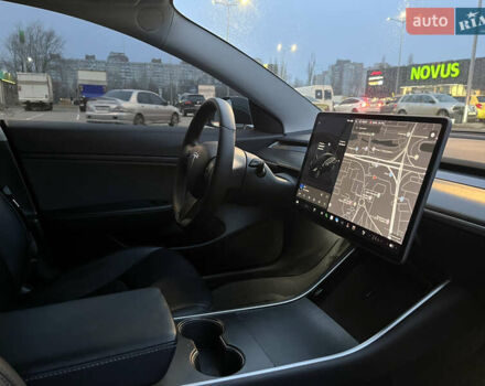 Черный Тесла Модель 3, объемом двигателя 0 л и пробегом 77 тыс. км за 20000 $, фото 82 на Automoto.ua