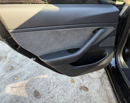 Чорний Тесла Модель 3, об'ємом двигуна 0 л та пробігом 151 тис. км за 16500 $, фото 11 на Automoto.ua