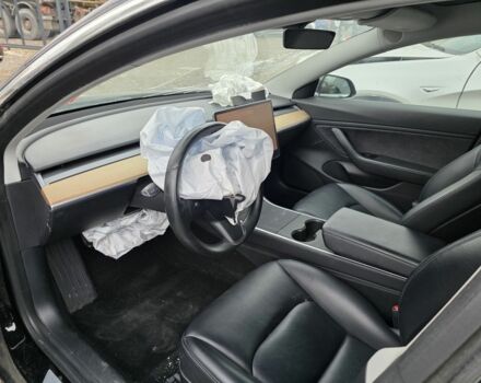 Черный Тесла Модель 3, объемом двигателя 0 л и пробегом 130 тыс. км за 303 $, фото 17 на Automoto.ua