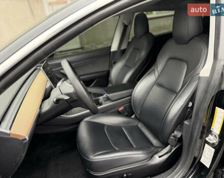 Чорний Тесла Модель 3, об'ємом двигуна 0 л та пробігом 81 тис. км за 15300 $, фото 15 на Automoto.ua