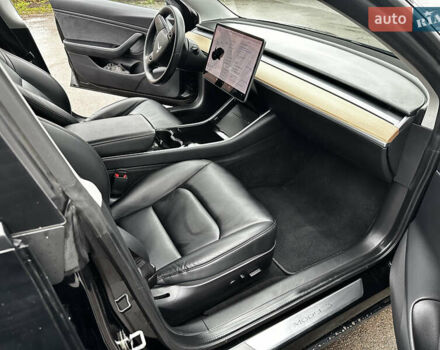 Черный Тесла Модель 3, объемом двигателя 0 л и пробегом 121 тыс. км за 21500 $, фото 12 на Automoto.ua