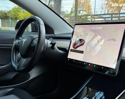 Черный Тесла Модель 3, объемом двигателя 0 л и пробегом 65 тыс. км за 25390 $, фото 24 на Automoto.ua