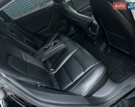 Чорний Тесла Модель 3, об'ємом двигуна 0 л та пробігом 98 тис. км за 16600 $, фото 6 на Automoto.ua