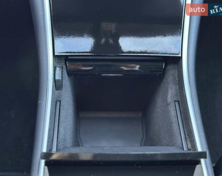 Черный Тесла Модель 3, объемом двигателя 0 л и пробегом 121 тыс. км за 19400 $, фото 87 на Automoto.ua