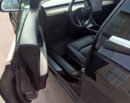 Черный Тесла Модель 3, объемом двигателя 0 л и пробегом 100 тыс. км за 15999 $, фото 19 на Automoto.ua