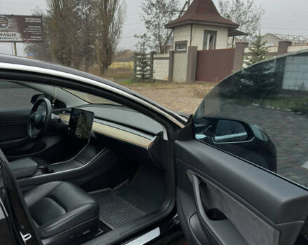 Черный Тесла Модель 3, объемом двигателя 0 л и пробегом 137 тыс. км за 13200 $, фото 7 на Automoto.ua