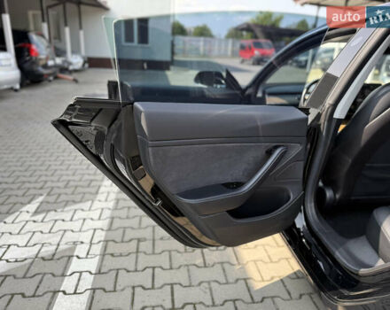 Черный Тесла Модель 3, объемом двигателя 0 л и пробегом 135 тыс. км за 15900 $, фото 20 на Automoto.ua