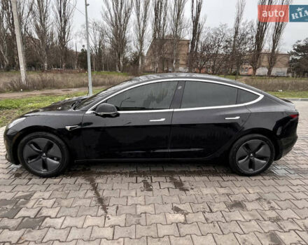 Чорний Тесла Модель 3, об'ємом двигуна 0 л та пробігом 155 тис. км за 15800 $, фото 1 на Automoto.ua