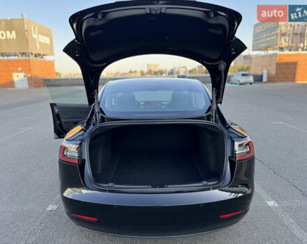 Тесла Модель 3 2019 у Києві на Automoto.ua Чорний Тесла Модель 3, об'ємом двигуна 0 л та пробігом 170 тис. км за 19900 $, фото 13 на Automoto.ua