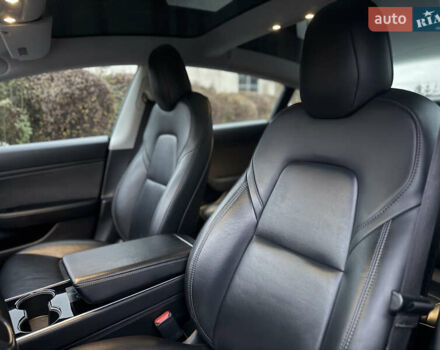 Черный Тесла Модель 3, объемом двигателя 0 л и пробегом 97 тыс. км за 14600 $, фото 38 на Automoto.ua