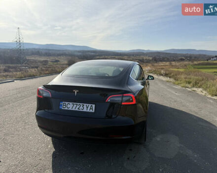 Чорний Тесла Модель 3, об'ємом двигуна 0 л та пробігом 39 тис. км за 17500 $, фото 2 на Automoto.ua