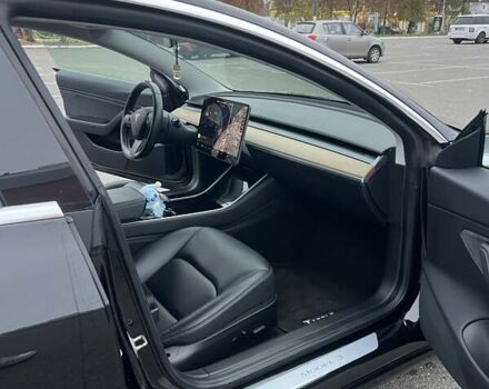 Тесла Модель 3 2019 у Ирпене на Automoto.ua Чорний Тесла Модель 3, об'ємом двигуна 0 л та пробігом 115 тис. км за 16000 $, фото 10 на Automoto.ua