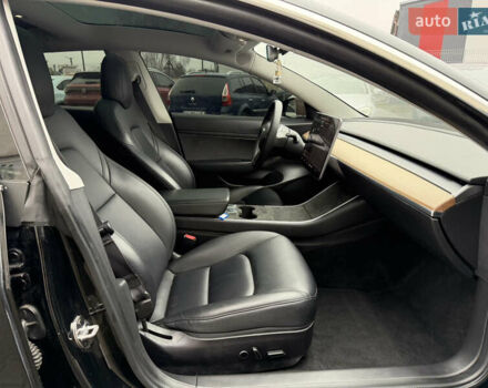 Чорний Тесла Модель 3, об'ємом двигуна 0 л та пробігом 81 тис. км за 15300 $, фото 22 на Automoto.ua
