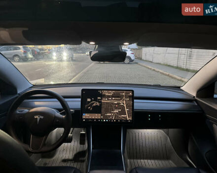 Черный Тесла Модель 3, объемом двигателя 0 л и пробегом 77 тыс. км за 20000 $, фото 2 на Automoto.ua