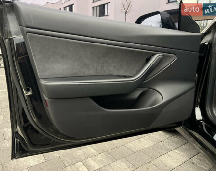 Черный Тесла Модель 3, объемом двигателя 0 л и пробегом 93 тыс. км за 15600 $, фото 34 на Automoto.ua