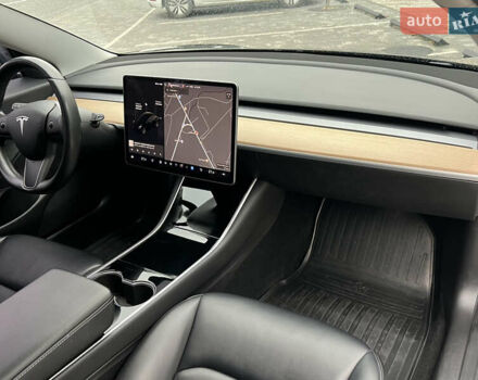 Черный Тесла Модель 3, объемом двигателя 0 л и пробегом 93 тыс. км за 15600 $, фото 42 на Automoto.ua