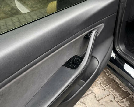 Чорний Тесла Модель 3, об'ємом двигуна 0 л та пробігом 155 тис. км за 15800 $, фото 8 на Automoto.ua