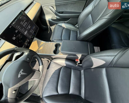 Черный Тесла Модель 3, объемом двигателя 0 л и пробегом 135 тыс. км за 15900 $, фото 19 на Automoto.ua