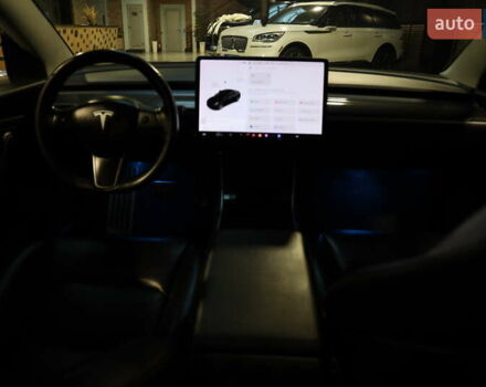Чорний Тесла Модель 3, об'ємом двигуна 0 л та пробігом 163 тис. км за 15600 $, фото 42 на Automoto.ua