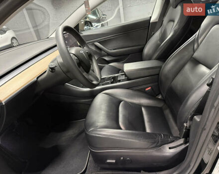 Черный Тесла Модель 3, объемом двигателя 0 л и пробегом 209 тыс. км за 17900 $, фото 66 на Automoto.ua