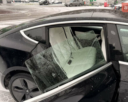 Черный Тесла Модель 3, объемом двигателя 0 л и пробегом 125 тыс. км за 16500 $, фото 31 на Automoto.ua