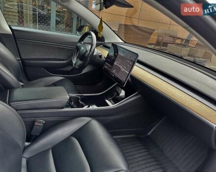 Черный Тесла Модель 3, объемом двигателя 0 л и пробегом 92 тыс. км за 21800 $, фото 7 на Automoto.ua