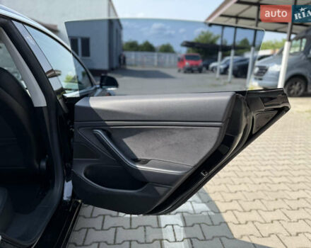 Черный Тесла Модель 3, объемом двигателя 0 л и пробегом 135 тыс. км за 15900 $, фото 27 на Automoto.ua