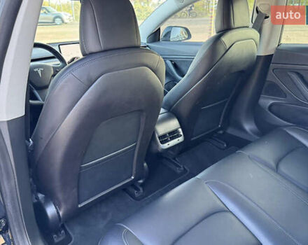 Черный Тесла Модель 3, объемом двигателя 0 л и пробегом 69 тыс. км за 15100 $, фото 12 на Automoto.ua