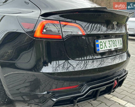 Черный Тесла Модель 3, объемом двигателя 0 л и пробегом 180 тыс. км за 17500 $, фото 10 на Automoto.ua