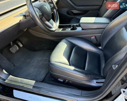 Чорний Тесла Модель 3, об'ємом двигуна 0 л та пробігом 151 тис. км за 15999 $, фото 16 на Automoto.ua