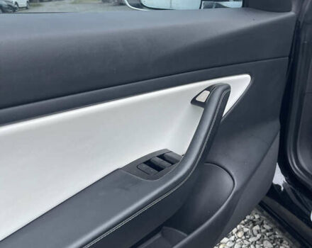 Чорний Тесла Модель 3, об'ємом двигуна 0 л та пробігом 117 тис. км за 25200 $, фото 6 на Automoto.ua