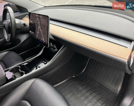 Черный Тесла Модель 3, объемом двигателя 0 л и пробегом 93 тыс. км за 15600 $, фото 53 на Automoto.ua