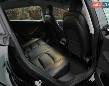 Черный Тесла Модель 3, объемом двигателя 0 л и пробегом 97 тыс. км за 14600 $, фото 31 на Automoto.ua