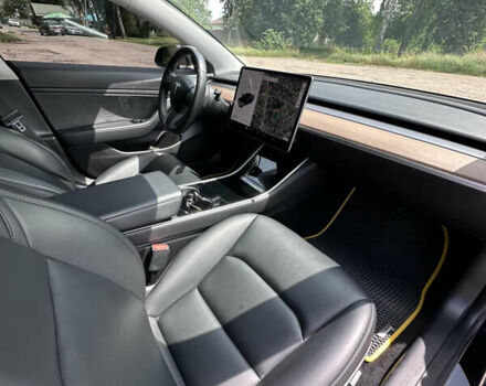 Черный Тесла Модель 3, объемом двигателя 0 л и пробегом 101 тыс. км за 29900 $, фото 3 на Automoto.ua