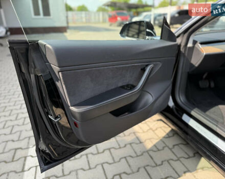 Черный Тесла Модель 3, объемом двигателя 0 л и пробегом 135 тыс. км за 15900 $, фото 25 на Automoto.ua