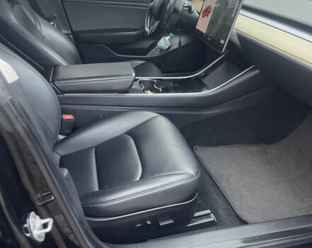 Чорний Тесла Модель 3, об'ємом двигуна 0 л та пробігом 140 тис. км за 13900 $, фото 3 на Automoto.ua