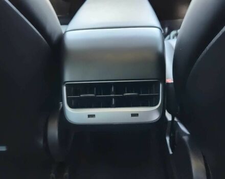 Черный Тесла Модель 3, объемом двигателя 0 л и пробегом 37 тыс. км за 8900 $, фото 8 на Automoto.ua