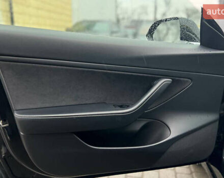 Черный Тесла Модель 3, объемом двигателя 0 л и пробегом 95 тыс. км за 16800 $, фото 7 на Automoto.ua