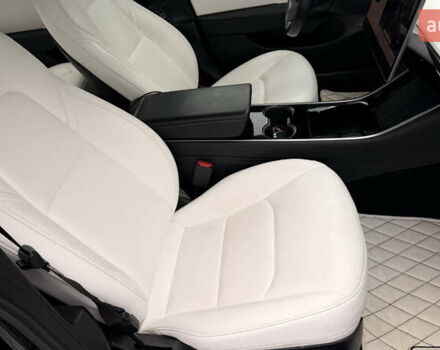 Черный Тесла Модель 3, объемом двигателя 0 л и пробегом 125 тыс. км за 16500 $, фото 28 на Automoto.ua