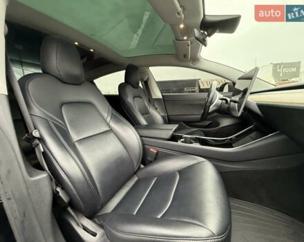 Чорний Тесла Модель 3, об'ємом двигуна 0 л та пробігом 124 тис. км за 15300 $, фото 22 на Automoto.ua