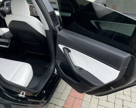 Чорний Тесла Модель 3, об'ємом двигуна 0 л та пробігом 95 тис. км за 17950 $, фото 20 на Automoto.ua