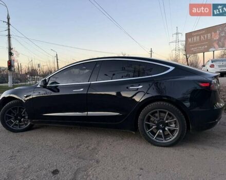 Чорний Тесла Модель 3, об'ємом двигуна 0 л та пробігом 197 тис. км за 18600 $, фото 10 на Automoto.ua