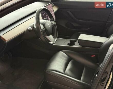 Чорний Тесла Модель 3, об'ємом двигуна 0 л та пробігом 120 тис. км за 16940 $, фото 11 на Automoto.ua