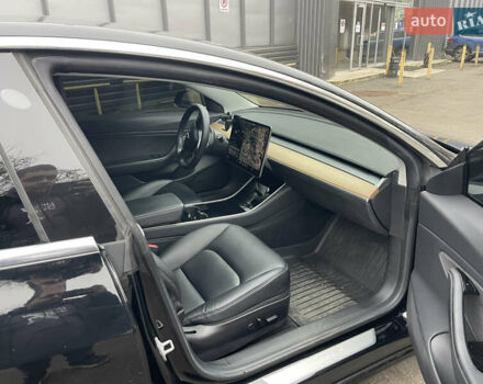 Черный Тесла Модель 3, объемом двигателя 0 л и пробегом 155 тыс. км за 14500 $, фото 4 на Automoto.ua