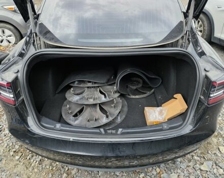 Черный Тесла Модель 3, объемом двигателя 0 л и пробегом 130 тыс. км за 303 $, фото 8 на Automoto.ua