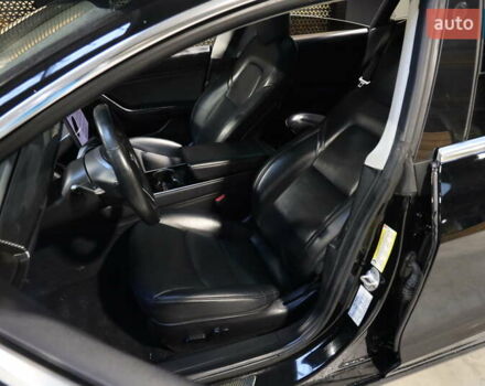 Чорний Тесла Модель 3, об'ємом двигуна 0 л та пробігом 163 тис. км за 15600 $, фото 12 на Automoto.ua