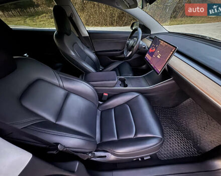 Черный Тесла Модель 3, объемом двигателя 0 л и пробегом 132 тыс. км за 14999 $, фото 22 на Automoto.ua